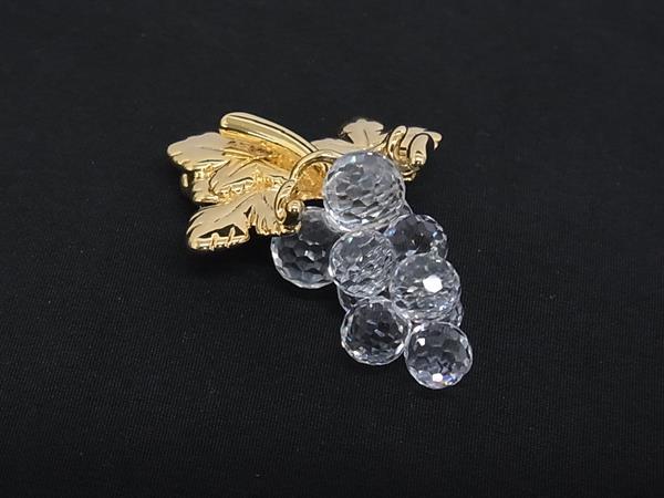 ■極美品■ SWAROVSKI スワロフスキー 葡萄 ピンブローチ アクセサリー レディース ゴールド系×クリア DN9452
