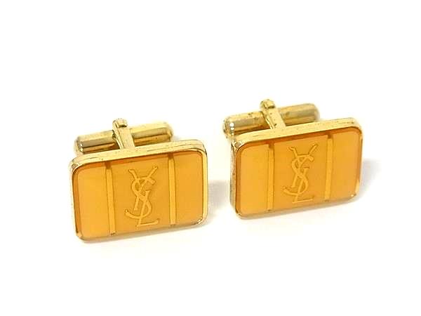 商品情報 ブランド名 YVESSAINTLAURENT イヴサンローラン 状態ランク Bランク ライン カラーイエロー系×ゴールド系 素材 サイズ(cm) W 約2cm　H 約1.5cm サイズ(inch) W 約0.79inch　H 約0.59inch ポケット 付属品画像内にあるものが全てになります シリアル及び刻印 状態使用感　擦れ小　小傷　くすみ □□□　状態ランクについて　□□□ 【N】　新品 【S】　未使用品（展示品など） 【A】　傷汚れが少なく状態の良い商品 【B】　程よい使用感や多少の傷、汚れはあるが程度良好の商品 【C】　使用感の他、目立つ傷や汚れが見れる商品 【D】　かなり大きな痛みがある難あり商品 ※記載させていただきました状態説明・ランクは、あくまで弊社基準にて判断したものとなります。 その為、個人差による主観の差が生じる場合も御座いますので、あらかじめご了承頂いた上で、ご検討下さいませ。 pleasure（株式会社peace）が販売しています。 出品中の商品につきましては全て正規品(本物）でございます。 （古物許可証第305521507463東京都公安委員会）