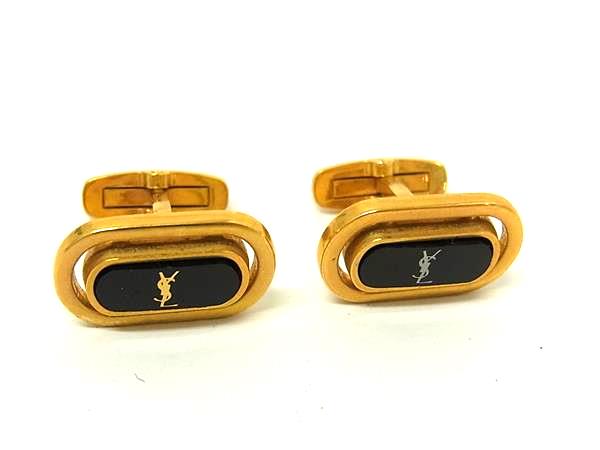 商品情報 ブランド名 YVESSAINTLAURENT イヴサンローラン 状態ランク Bランク ライン カラーゴールド系 素材 サイズ(cm) W 約2.2cm　H 約1.4cm サイズ(inch) W 約0.87inch　H 約0.55inch ポケット 付属品画像内にあるものが全てになります シリアル及び刻印 状態使用感　擦れ小　小傷　くすみ □□□　状態ランクについて　□□□ 【N】　新品 【S】　未使用品（展示品など） 【A】　傷汚れが少なく状態の良い商品 【B】　程よい使用感や多少の傷、汚れはあるが程度良好の商品 【C】　使用感の他、目立つ傷や汚れが見れる商品 【D】　かなり大きな痛みがある難あり商品 ※記載させていただきました状態説明・ランクは、あくまで弊社基準にて判断したものとなります。 その為、個人差による主観の差が生じる場合も御座いますので、あらかじめご了承頂いた上で、ご検討下さいませ。 pleasure（株式会社peace）が販売しています。 出品中の商品につきましては全て正規品(本物）でございます。 （古物許可証第305521507463東京都公安委員会）