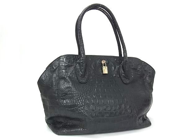 商品情報 ブランド名 FURLA フルラ 状態ランク Bランク ライン カラーグレー系 素材 クロコダイル型押しレザー サイズ(cm) W 約47cm　H 約32cm　D 約14cm サイズ(inch) W 約18.50inch　H 約12.60inch　D 約5.51inch ポケット中 ポケット×1　中 ファスナーポケット×1 付属品画像内にあるものが全てになります シリアル及び刻印 状態使用感　擦れ　汚れ　金具小傷　金具くすみ素材剥がれ □□□　状態ランクについて　□□□ 【N】　新品 【S】　未使用品（展示品など） 【A】　傷汚れが少なく状態の良い商品 【B】　程よい使用感や多少の傷、汚れはあるが程度良好の商品 【C】　使用感の他、目立つ傷や汚れが見れる商品 【D】　かなり大きな痛みがある難あり商品 ※記載させていただきました状態説明・ランクは、あくまで弊社基準にて判断したものとなります。 その為、個人差による主観の差が生じる場合も御座いますので、あらかじめご了承頂いた上で、ご検討下さいませ。 pleasure（株式会社peace）が販売しています。 出品中の商品につきましては全て正規品(本物）でございます。 （古物許可証第305521507463東京都公安委員会）