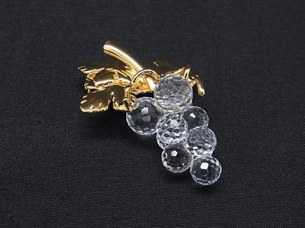 ■美品■ SWAROVSKI スワロフスキー グレープ ブドウ ピンブローチ ピンバッチ アクセサリー レディース クリア×ゴールド系 DP3436