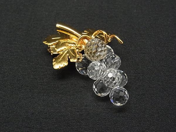 ■極美品■ SWAROVSKI スワロフスキー グレープ ブドウ ピンバッチ ピンブローチ アクセサリー レディース ゴールド系×クリア DP5682