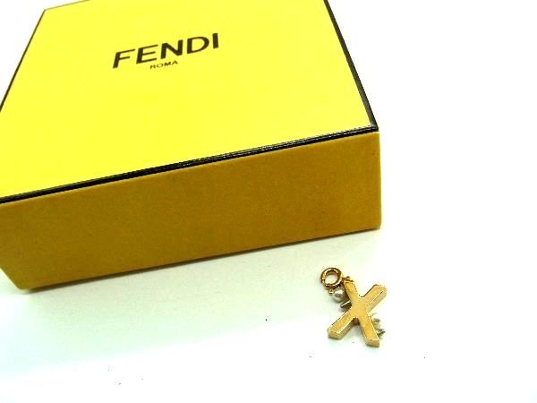 ■美品■ FENDI フェンディ スタッズ 