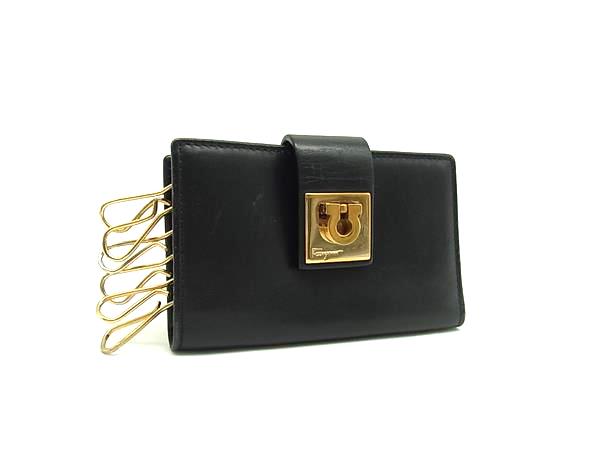 Salvatore Ferragamo フェラガモ ガンチーニ レザー 6連 キーケース 鍵入れ レディース ブラック系 DK9719