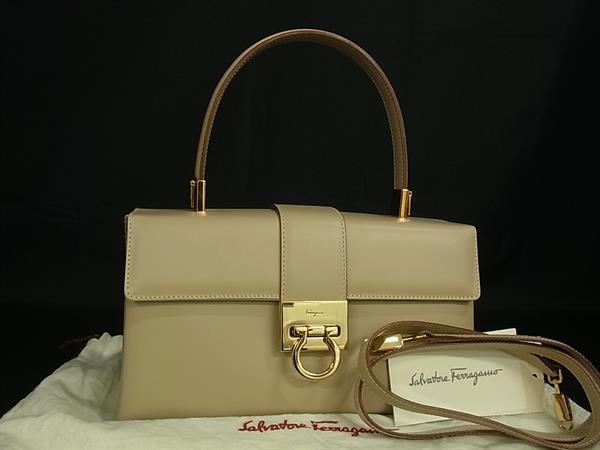 楽天市場】未使用 展示品 フェラガモ salvatore ferragamo レザー
