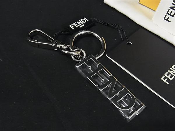 ■新品■未使用■ FENDI フェンディ キーホルダー キーリング バッグチャーム レディース メンズ シルバー系 FR1688