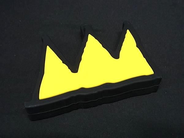 ■極美品■ UNIQLO ユニクロ バスキア ジャン＝ミシェル クラウンユニクロ バスキア クラウン キーホルダー イエロー系 DE9631のサムネイル