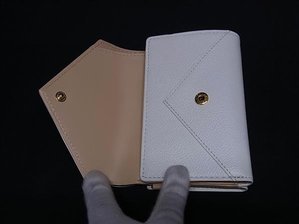 ■新品■未使用■ Samantha Thavasa サマンサタバサ レターモチーフ レザー 三つ折り 財布 ウォレット アイボリー系 BN4784