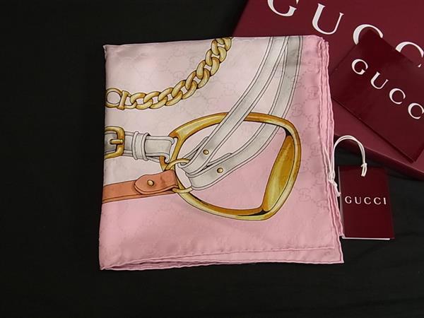 ■新品■未使用■ GUCCI グッチ 830246 シルク100% 総柄 大判 スカーフ ストール ショール ライトピンク系×マルチカラー FW2232（楽天・pleasure-Store　楽天市場店）