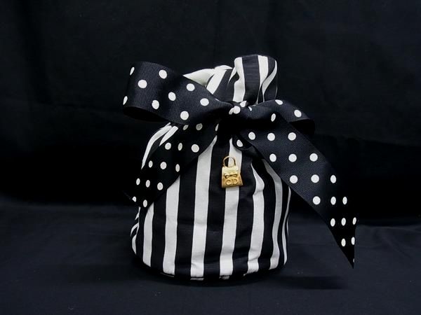 ■美品■ ChristianDior クリスチャンディオール ナイロン 巾着型 ポーチ マルチケース 小物入れ ブラック系×ホワイト系 DH5986