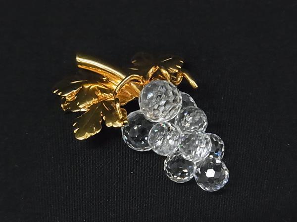 ■美品■ SWAROVSKI スワロフスキー クリスタル 葡萄 ピンバッヂ ピンブローチ アクセサリー ゴールド系×クリア DM2171