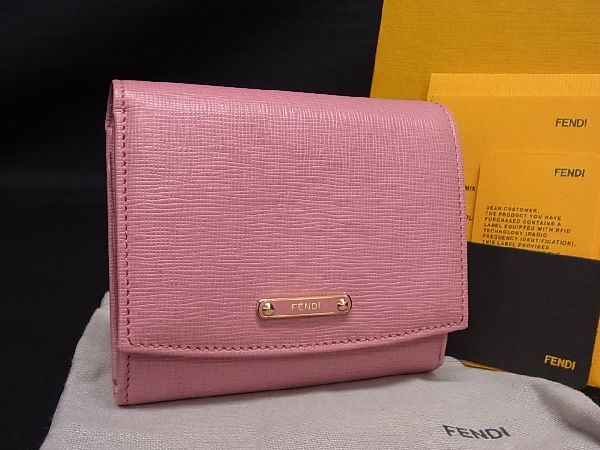 フェンディ 二つ折り財布 レディース ■新品■未使用■ FENDI フェンディ レザー 二つ折り 財布 ウォレット レディース ピンク系 AP1614