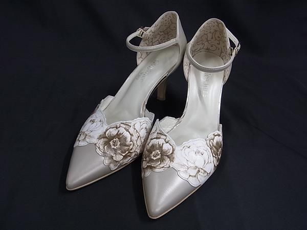 ■美品■ 卑弥呼 ひみこ レザー 花柄 フラワー ヒール パンプス 靴 シューズ レディース 表記サイズ24 シ..