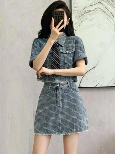 レディース 女性用 ヴィンテージ デニム セットアップ ツーピース ジャケット ストリート ミニスカート リボン 半袖 ストライプ ネクタイ 春 夏 きれい オシャレ すっきり デニム 水色 韓国 Y2K レトロ プレッピー トレンド ダメージ SML おしゃれ かわいい レディース 女性用 ヴィンテージ デニム セットアップ ツーピース ジャケット ストリート ミニスカート リボン 半袖 ストライプ ネクタイ 春 夏 きれい オシャレ すっきり デニム 水色 韓国 Y2K レトロ プレッピー トレンド ダメージ SML おしゃれ かわいい