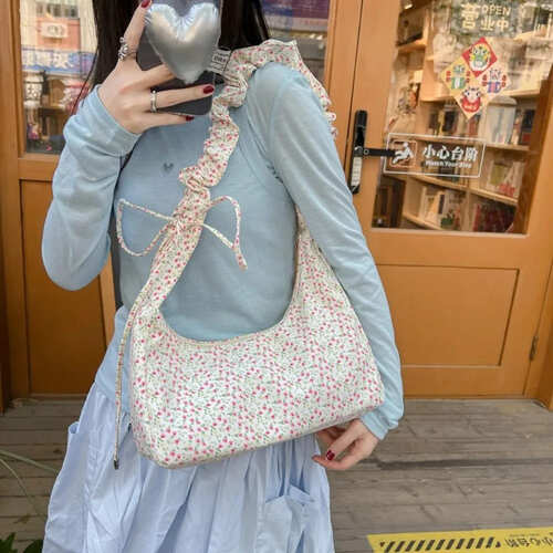 楽天市場】小花柄(ショルダーバッグ・メッセンジャーバッグ 楽天市場】小花柄(ショルダーバッグ・メッセンジャーバッグ
