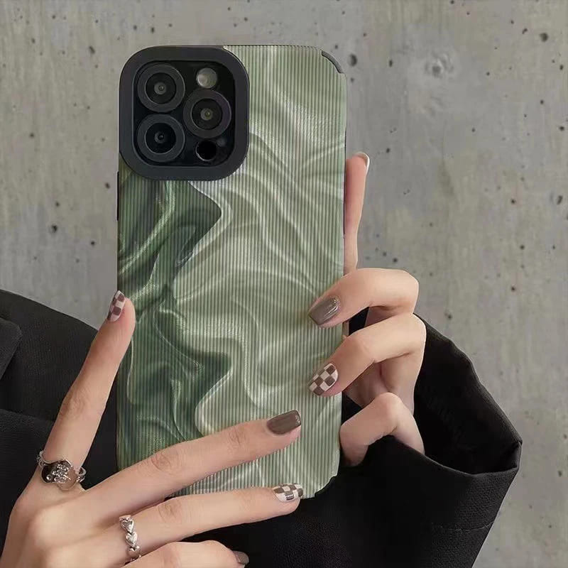 Rakuten - iPhone ケース カバー ブランド グラデーション 緑 なみなみ モダン ニュアンス アート 絵 カメラ保護 韓国 シンプル おしゃれ シリコン 衝撃 スマホケース 耐衝撃 保護 ユニセックス きれいめ 上品 グリーン 12 13 15 16 pro max