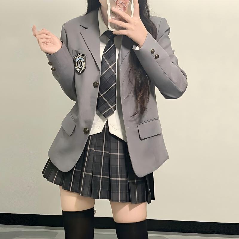 【この価格はSALEだけ！2点で300円OFF＆SSP5倍！】卒業式 フォーマル スーツ 女の子 卒服 ネクタイ付き 大きいサイズ 小学校用 女子 ジュニア 中高生対応 小学生 ジャケット スカート シャツ 5点セット 土色 黒 中学生 子供スーツ グレー ysbeck-10012380 いさなショップ サンプル画像2