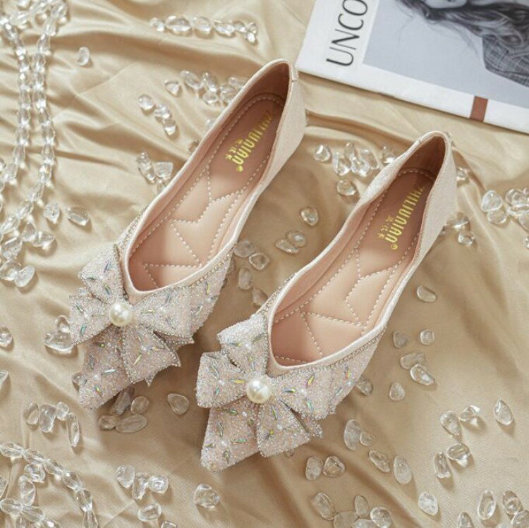 【早い者勝ち★先着10名:600円Offクーポン】パンプス 痛くない 歩きやすい 走れる キラキラ ポインテッドトゥとんがり フラットパンプス 脱げない 柔らか...