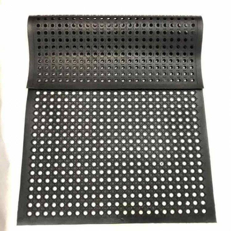 マット 業務用厨房用マット 排水穴付き 防油 防滑 PVC製正方形マット 作業場 養殖場 雪場 ブラック 50c..