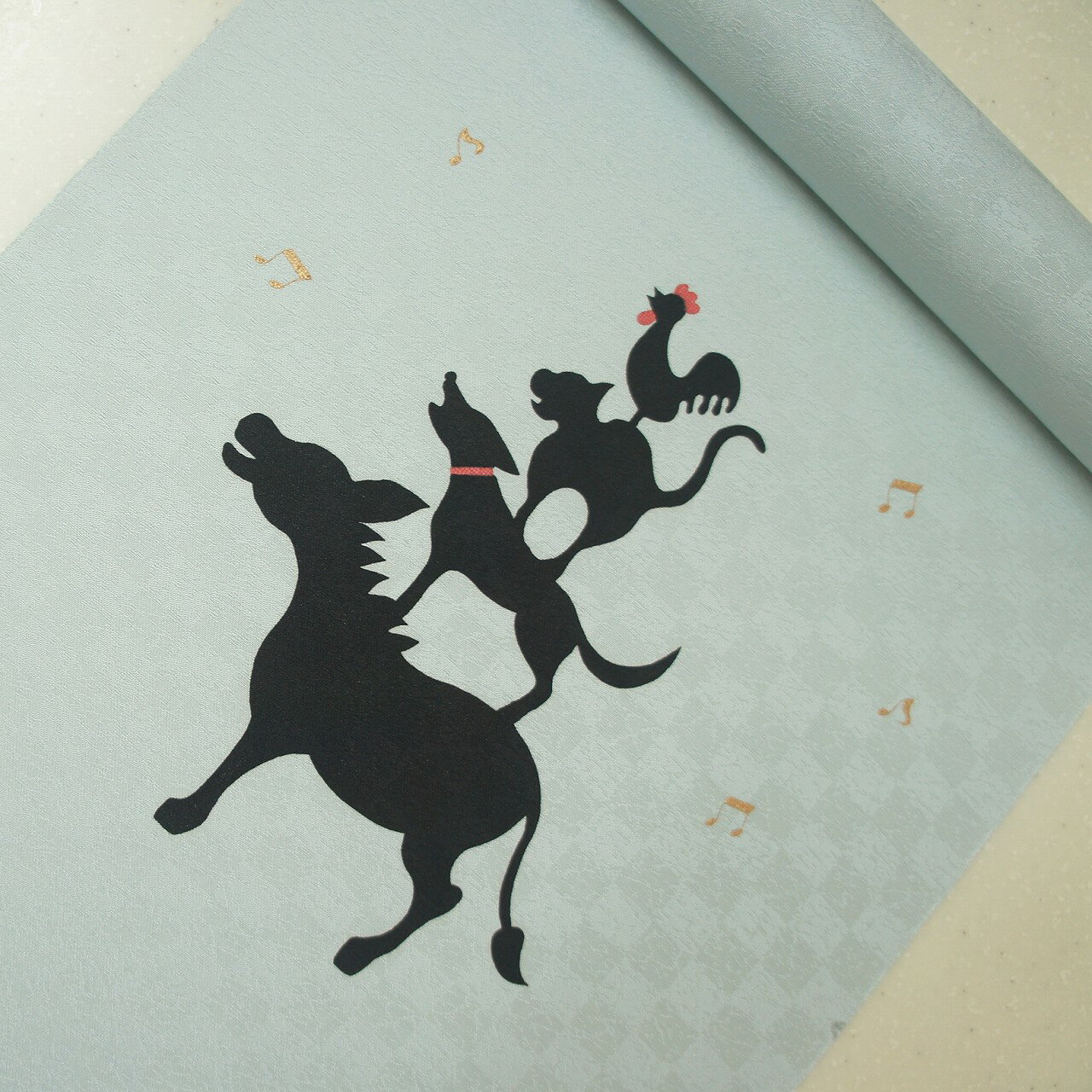 正絹紋意匠友禅染帯　ブレーメンの音楽隊柄　染帯　ブルーグレー地