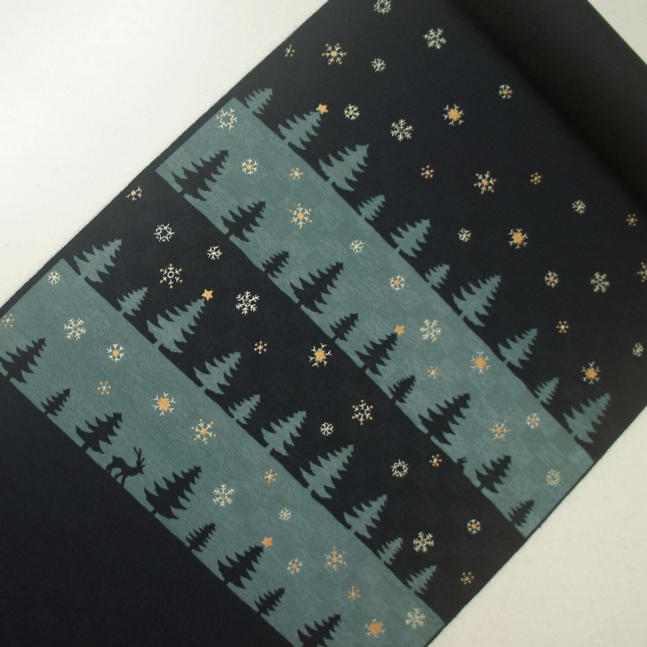 正絹紋意匠伊勢型染帯　染め帯　黒地　聖なる夜