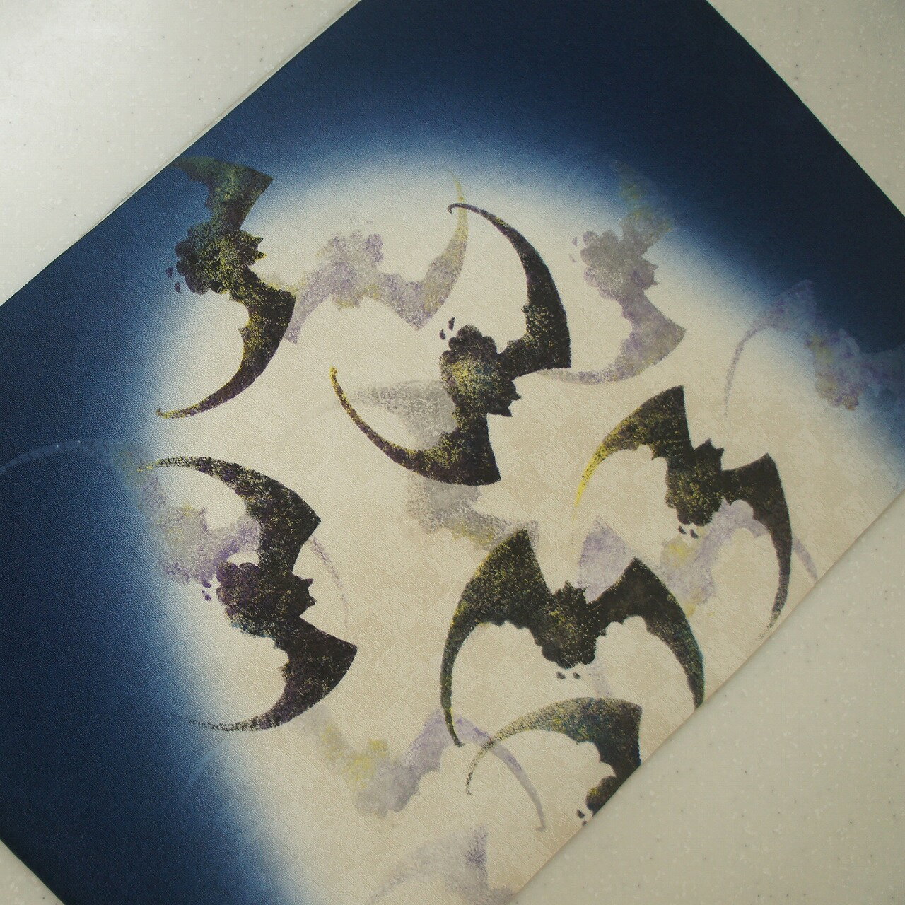 タイムセール 正絹紋意匠染帯 染帯 仕立て上がり品 タタキ染め 濃紺地 コウモリ