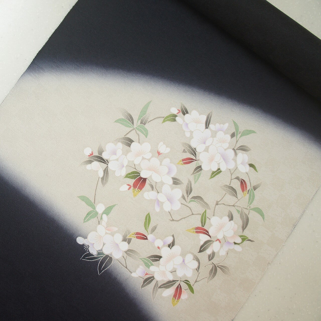 タイムセール 正絹紋意匠摺り友禅染帯 お仕立て付き 染帯 引き染ぼかし 黒地 小花柄