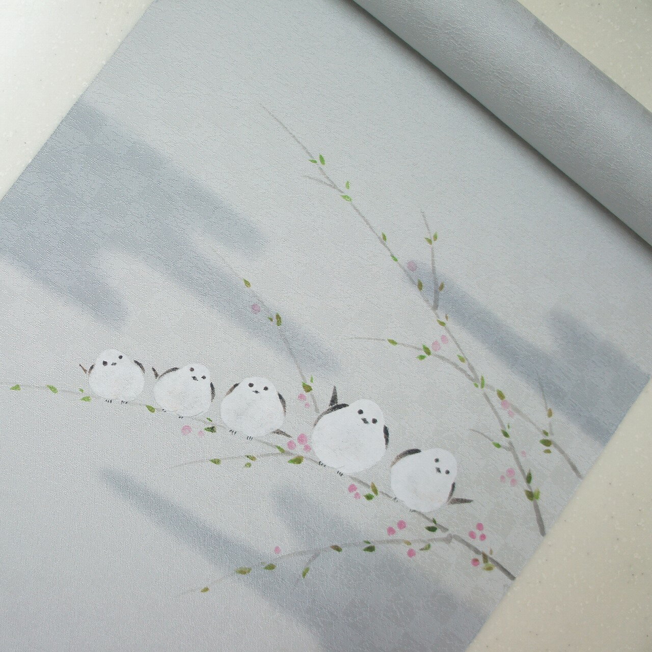 正絹紋意匠染帯 染帯 タタキ染め 再入荷 薄いグレー地 シマエナガ 世界一かわいい鳥