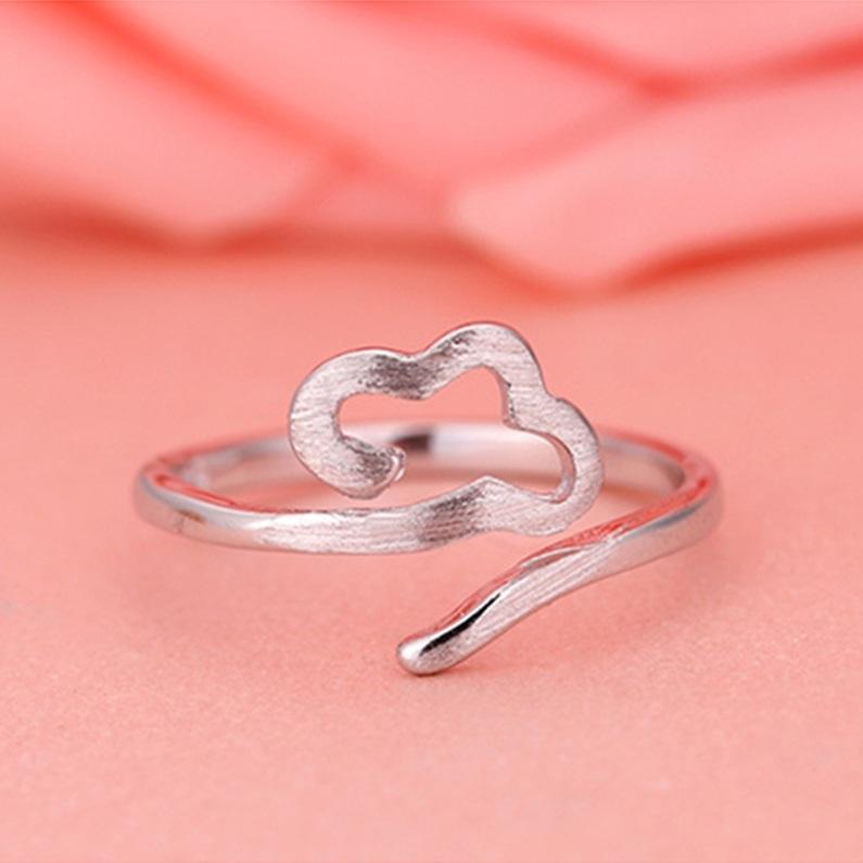 指輪 オープンリング リング レディース 女性 アクセサリー 雲 フリーサイズ かわいい おしゃれ シンプル プレゼント ギフト 贈り物 シルバーカラ