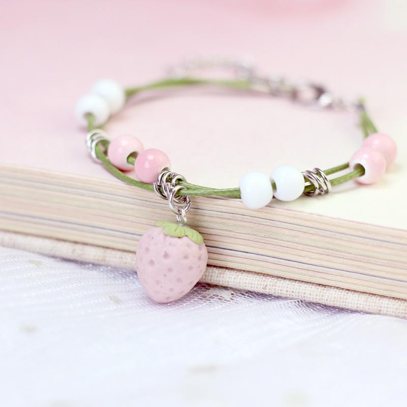 ブレスレット レディース アクセサリー チャーム付き ビーズ アジャスター付き 調節可能 イチゴ 可愛い おしゃれ 女性用 お出かけ デート ギフト