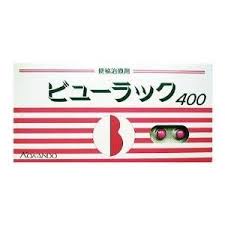 4987343061645特徴食生活の欧米化に伴い，便秘で悩んでいる方が増えています。ビューラックAは結腸粘膜に直接作用する刺激性下剤で，大腸の蠕動（ぜんどう）運動を促進し，おやすみ前に服用することにより，翌朝にはおだやかなお通じが期待できる便秘薬です。してはいけないこと1．本剤を服用している間は，次の医薬品を服用しないでください。　他の瀉下薬（下剤）2．大量に服用しないでください。相談すること1．次の人は服用前に医師，薬剤師または登録販売者に相談してください。　（1）医師の治療を受けている人。　（2）妊婦または妊娠していると思われる人。　（3）次の症状のある人。　　はげしい腹痛，吐き気・嘔吐2．服用後，次の症状があらわれた場合は副作用の可能性があるので，直ちに服用を中止し，この添付文書を持って医師，薬剤師または登録販売者に相談してください。［関係部位：症状］消化器：はげしい腹痛，吐き気・嘔吐3．服用後，次の症状があらわれることがあるので，このような症状の持続または増強が見られた場合には，服用を中止し，医師，薬剤師または登録販売者に相談してください。　下痢4．1週間位服用しても症状がよくならない場合は服用を中止し，この添付文書を持って医師，薬剤師または登録販売者に相談してください。効能・効果便秘便秘に伴う次の症状の緩和：頭重，のぼせ，肌あれ，吹出物，食欲不振（食欲減退），腹部膨満，腸内異常醗酵，痔用法・用量次の1回量を就寝前に水またはお湯でかまずに服用してください。ただし，初回は最小量を用い，便通の具合や状態をみながら少しずつ増量または減量してください。［年齢：1回量：1日服用回数］成人（15歳以上）：2〜3錠：1回11歳以上15歳未満：1〜2錠：1回11歳未満の小児：服用しないこと用法関連注意 （1）定められた用法・用量を厳守してください。（2）本剤は強い作用の便秘薬ですので服用には十分ご注意ください。（3）小児に服用させる場合には，保護者の指導監督のもとに服用させてください。（4）本剤は腸溶錠ですので，錠剤をかんだり，割ったり，つぶしたりせずにそのまま服用してください。（5）空腹時に服用してください。（6）制酸剤や牛乳をのんでから1時間以内は服用しないでください。（7）錠剤の取り出し方　錠剤の入っているPTPシートの凸部を指先で強く押して裏面のアルミ箔を破り，取り出してお飲みください。（誤ってそのまま飲み込んだりすると食道粘膜に突き刺さる等思わぬ事故につながります。）成分・分量3錠中成分 分量ビサコジル〔2-(4、4-ジアセトキシジフェニルメチル)ピリジン〕 15mg保管及び取扱上の注意（1）直射日光の当たらない湿気の少ない涼しい所に保管してください。（2）小児の手の届かない所に保管してください。（3）誤用をさけ，品質を保持するために他の容器に入れかえないでください。問合せ先皇漢堂製薬株式会社お客様相談窓口0120-023520平日9：00〜17：00（土，日，祝日を除く）メーカー名皇漢堂製薬内容量400錠【お買い上げ前にお読みください】※パッケージデザイン等が予告なく変更される場合もあります。※商品廃番・メーカー欠品など諸事情によりお届けできない場合がございます。※お取り寄せ商品についてお取り寄せ商品の記載がある場合在庫がある場合は即時発送いたしますが、お取り寄せの場合は5〜10日以上お時間がかかる場合がございます。納期につきましてはお気軽にお問合せください。またお取り寄せ商品のご注文後のキャンセルは出来ません。※商品は店頭販売商品もございますので、照明によりパッケージが色あせしている場合がございます。※宅急便以外の発送方法について、お客様への送料の負担軽減のため、厚みの関係により、パッケージ裏の空洞部分を潰して発送する場合がございます。ギフト用などの場合は発送を宅急便をご指定ください。※こちらの商品は沖縄県より発送いたします。発送元住所：〒903-0801 沖縄県那覇市首里末吉町4-1-2◆上記注意事項をあらかじめご了承いただき、ご購入ください。◆ご不明な点はお気軽にお問合せください。広告文責：(有)みなと薬品　TEL:098-988-9800bannera1【保管及び取扱い上の注意】 直射日光の当たらない湿気の少ない涼しい所に保管してください。 小児の手の届かない所に保管してください。 【添付文書情報】 使用上の注意をよく読み、用法・用量を守って正しくお使いください。 本剤には添付文書が同封されていますので、ご使用前に必ずお読みください。 製造販売元:漢堂製薬株式会社成分・分量 1日量(3錠)中 ビサコジル ・・・・・・・・・・ 15mg【お買い上げ前にお読みください】※パッケージデザイン等が予告なく変更される場合もあります。※商品廃番・メーカー欠品など諸事情によりお届けできない場合がございます。※お取り寄せ商品についてお取り寄せ商品の記載がある場合在庫がある場合は即時発送いたしますが、お取り寄せの場合は5?10日以上お時間がかかる場合がございます。納期につきましてはお気軽にお問合せください。またお取り寄せ商品のご注文後のキャンセルは出来ません。※商品は店頭販売商品もございますので、照明によりパッケージが色あせしている場合がございます。※宅急便以外の発送方法について、お客様への送料の負担軽減のため、厚みの関係により、パッケージ裏の空洞部分を潰して発送する場合がございます。ギフト用などの場合は発送を宅急便をご指定ください。※こちらの商品は沖縄県より発送いたします。発送元住所：〒903-0801 沖縄県那覇市首里末吉町4-1-2◆上記注意事項をあらかじめご了承いただき、ご購入ください。◆ご不明な点はお気軽にお問合せください。広告文責：(有)みなと薬品　TEL:098-988-9800 【保管及び取扱い上の注意】 直射日光の当たらない湿気の少ない涼しい所に保管してください。 小児の手の届かない所に保管してください。 【添付文書情報】 使用上の注意をよく読み、用法・用量を守って正しくお使いください。 本剤には添付文書が同封されていますので、ご使用前に必ずお読みください。