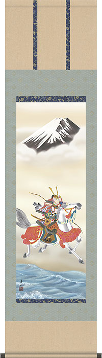 仕様 サイズ 掛け軸寸法： 尺三立　約横44.5×縦164cm （少し小さいサイズです・幅の狭いお床用） 仕様 　表装 ： 洛彩緞子本表装 　本紙 ： 新絹本 軸先 ： 陶器 化粧箱付き &nbsp; ※各アイコンの意味は、こちら 説明 熾烈な人生競争に勝ちあがる成功者にと祈る節句飾り。伝統の構図を生かした、凛々しい表情と逞しい力感を兼ね備えた卓抜なる作品です。 ※この作品は、特殊工芸技能（高精細デジタル印刷）を駆使して制作した作品です。 詳しくはこちら>> 作者略歴 宇崎 洋山：　県立美大卒業後、伝統の日本画の世界に没頭する。優れたデッサン力に基づく繊細な線描で高い評価を得ている。幸洋会会員。 納期 ※この商品は完全受注生産の為、決済確認後からお届けまでに約10日程度頂いております。 備考 ※ウェブ上ではモニタの発色等で色彩が違って見える場合がございます。予めご了承ください。 ※表装の色・柄が写真とまれに異なる場合があります。 ※上下の中廻しと柱の継ぎ目の柄が合わない場合があります。 写真はこちら>>