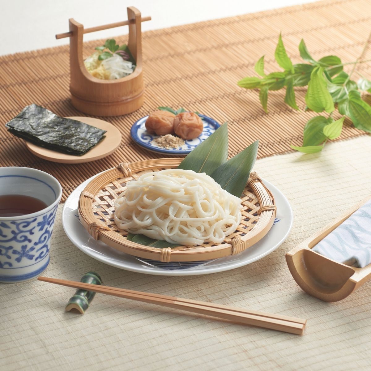 後文の稲庭うどん＆にんべんのめんつゆ詰合せ INA-30 ギフト プレゼント 贈り物 お中元 夏ギフト グルメ 麺 うどん 稲庭 めんつゆ にんべん 乾麺 和麺 詰め合わせ セット 麺ギフト 内祝い お返し 挨拶 お祝い 出産祝い 結婚祝い 香典返し 御中元 暑中見舞い yuisel-tumugiya-10001108 結セレクション つむぎ屋 サンプル画像3
