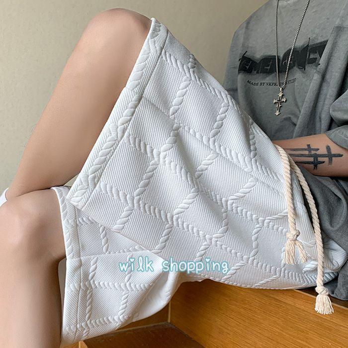 メンズ ハーフパンツ 分丈 男 ズボン ショートパンツ 半ズボン ボトムス スポーツ カジュアル ファッション 夏 無地 調整紐 通気性 大きいサイズ 【カラー】ホワイト、ブラック コーヒー色【サイズ】 XL（日本M相当）2XL（日本L相当） 3XL（日本XL相当） 4XL（日本2XL相当） XL（日本3XL相当）【素 材】ポリエステル【ご注意】※商品によりそれぞれの加工感が異なりますので、掲載している画像とする商品の加工感に違いがあるがございます。※画面上の色はブラウザやディスプレイの設定等により実物と多少異なるがございます。※縫製が整っていないやサイズの個体差があるがございますが、不良ではございません。予めご理解の上お買い求め下さい。※色落ちがあるがございます。手洗いしてください。