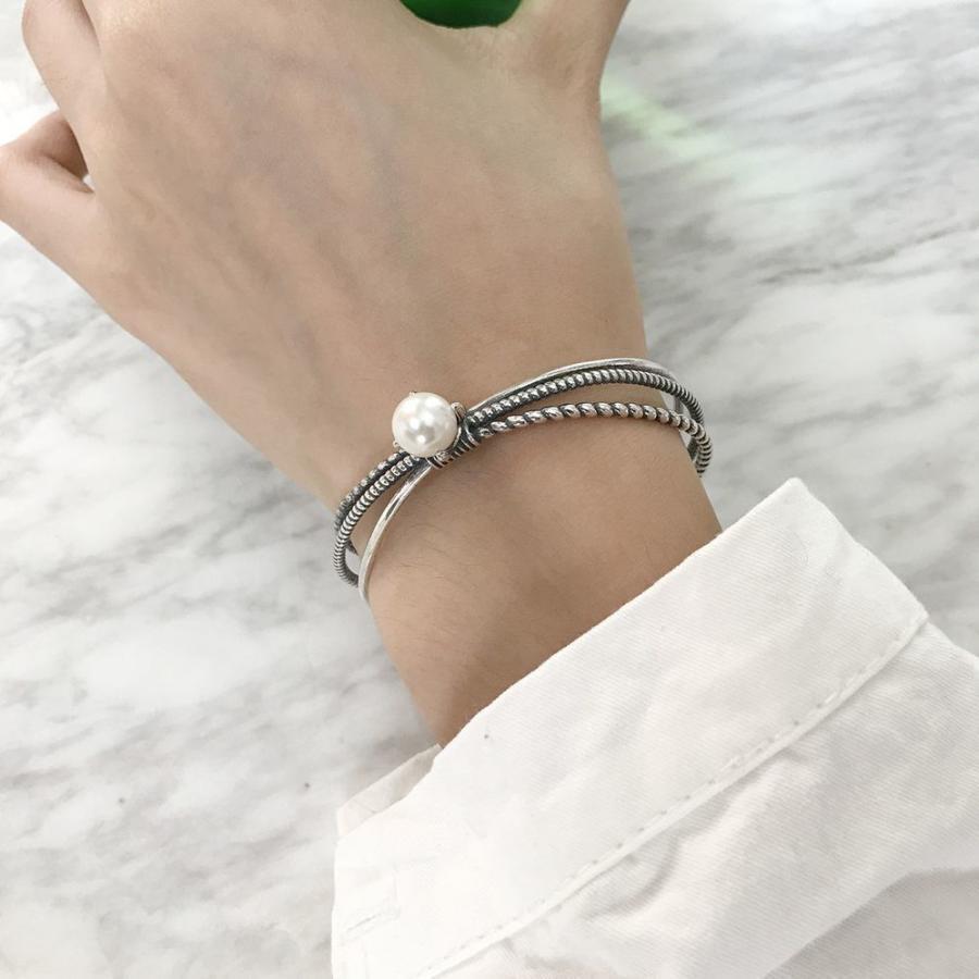 楽天YuiShop オンライン楽天市場店ブレスレット バングル 腕輪 レディース 女性用 アクセサリー 重ね付け風 3連 パール調 ヴィンテージ風 アンティーク調 おしゃれ 上品