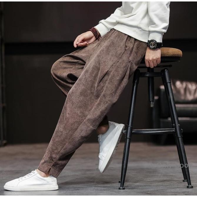 【カラー】グレー、ブラック、コーヒー色【サイズ】L XL 2XL 3XL 4XL 5XLデザイン：季節を感じさせるコーデュロイ素材のパンツです。ウエストと裾にはゴムを使用して、防風能力です！秋冬らしい生地感でソフトなタッチも魅力的です。カジュアルからキレイめにまで幅広く合わせて頂ける一本に仕上がっています。