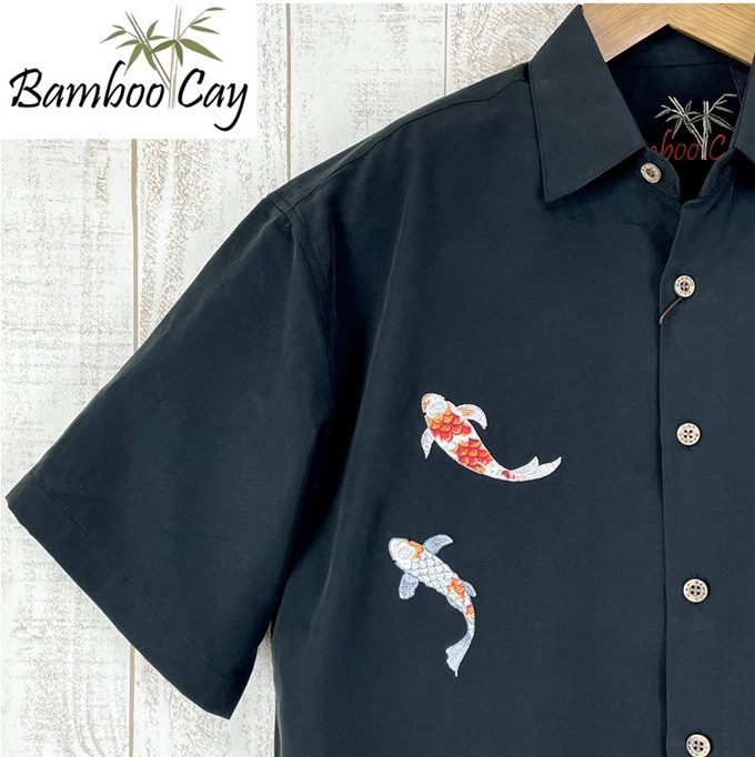 アロハシャツ Bamboo Cay バンブーケイ 鯉・ブラック/メンズ/金魚 リゾート着/ギフト・プレゼント 海外ウェディング/海外挙式/結婚式 レーヨン素材シルク風・ポリ混毛/衣裳【和柄 アロハ】