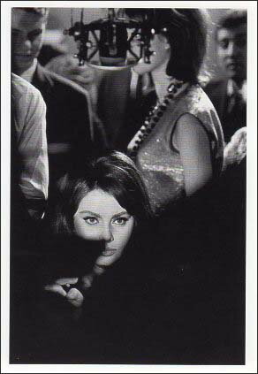 ポストカード モノクロ写真「ソフィア・ローレン」(女優)「真夜中へ5哩」(映画)105×150mm メッセージカード 郵便はがき ビンテージ ヴィンテージ 年代物