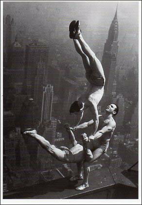 ポストカード モノクロ写真「三人の男性」「世界の頂点に」105×150mm メッセージカード ビンテージ ヴ..