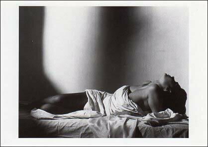 ポストカード モノクロ写真「レーヨンに包まった女性」105×150mm メッセージカード ビンテージ ヴィンテージ 年代物