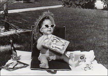 ポストカード モノクロ写真「夏を楽しむ赤ちゃん」105×150mm メッセージカード ビンテージ ヴィンテージ 年代物
