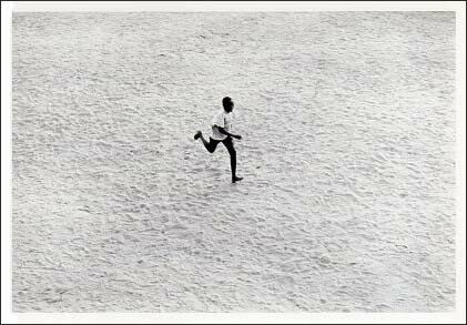 ポストカード 【モノクロ写真】「走る黒人の子ども」