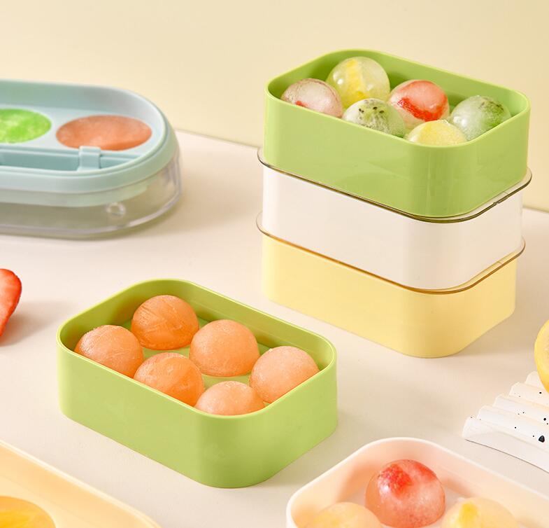 【送料無料】 製氷皿 製氷機 製氷器シリコン 大容量4/6個取り 飲み物作り アイストレー 取り出し簡単製氷機 一部 蓋付き 製氷皿 シリコン 蓋付き 柔らかい 角氷