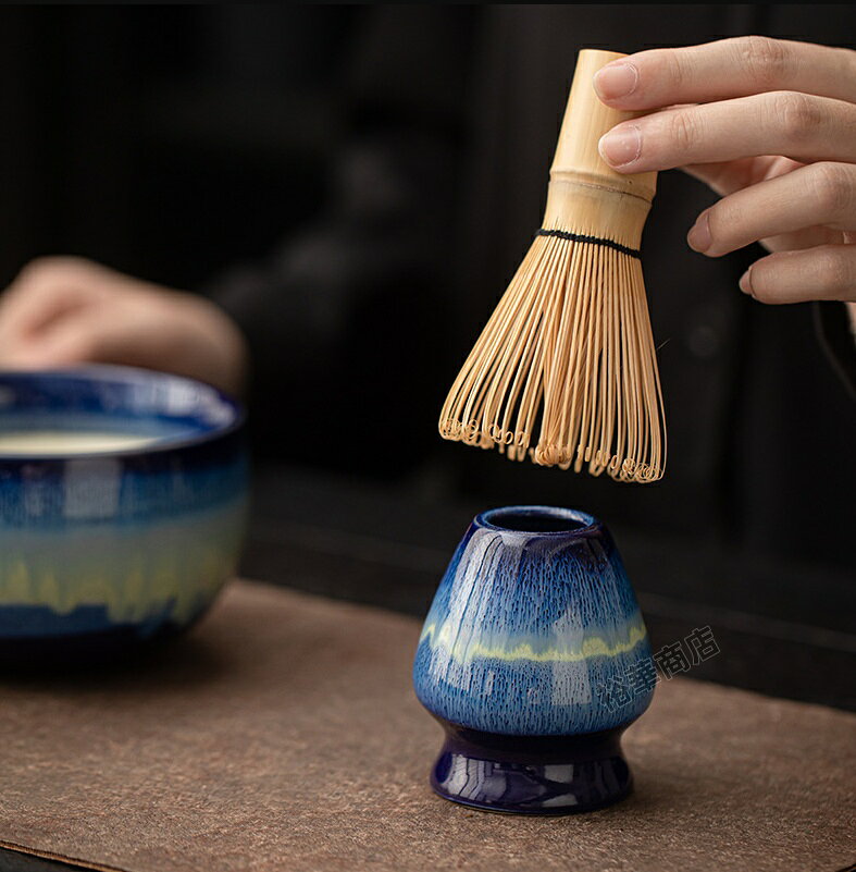裕華商店の【送料無料】抹茶セット 初心者 京都抹茶 プレゼント ギフト 4点セット 選べる抹茶碗 茶筅 茶杓 茶筅休め 茶巾 茶漉し 茶杓立 お抹茶セット 茶道具 日本の伝統文化 上生菓子 抹茶 学校茶道 御祝 新品 4色｜アングル3