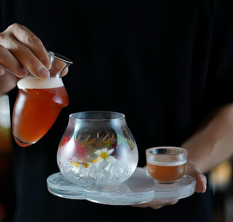 商品詳細 商品内容 茶器 商品特徴 茶器 仕様 付属品：無し 素材:ガラス製 生産国：中国 サイズ サイズ（cm）： 写真の通り ●形、色、質感が、商品ページ上と実物で異なって見える場合がございます。予めご了承くださいませ。 商品について： ※製造中（縫製、染色など）により商品において色味や柄、サイズに若干の誤差や、生地を織る際に糸の継ぎ目や多少のほつれ等が生じる場合がございますが、品質上の問題ではございませんのでご了承の上お買い求めくださいませ。 ※手作り商品でございますから、画像と若干異なる場合も御座います。 ※モデルに使用している小物、アクセサリ等はセット内容に含まれません。 ※発送上の状態によって商品がシワになる場合がございます。予めご了承くださいませ。 発送について： ※即納商品以外で、メーカーから取り寄せを致しますので、7日間前後お時間を頂いております。 ※在庫確認、配送状況、休日を間にする事により、予定より遅くなる可能性がございます。 ※当店ではラッピングのサービスを行っておりません、ご了承くださいませ。 メールについて： ※メール返信とご注文対応は、平日10：00〜18：00頃に対応しております。 ※携帯メールでの登録は迷惑メールによりメールが届かない場合がございます。 返品について： ※返品ご希望の際は商品到着から7日以内に必ず当店までご連絡をお願いいたします。 ※ご連絡がない場合の返品はご遠慮ください。 ※ご連絡を頂けましたらスムーズに対応できますので、ご協力いただけますようお願い申し上げます。送料について※★複数在庫、追加可、何点でも同梱配送は可能です。北海道・沖縄・離島への配送は商品によって異なる別途送料がかかります。