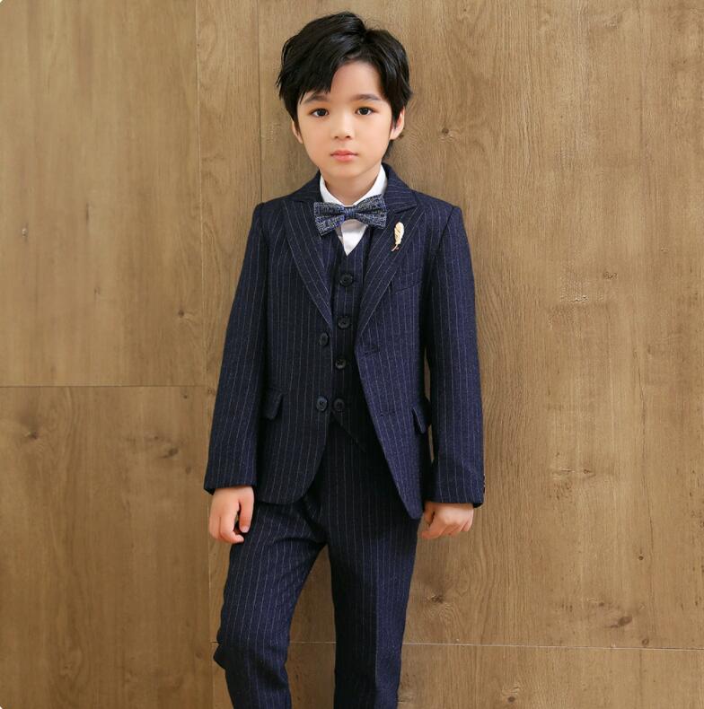 Rakuten - 卒業式 子供 スーツ 男の子 スーツ 男の子 スーツ フォーマル 入学式 5 点セット 卒園式 キッズスーツ 七五三 子供服 長袖 キッズ スーツ一式 フォーマルウェア セットアップ シャツ付き 卒園式 スーツ 入園 小学生 タキシード 結婚式 発表会 5 点セット