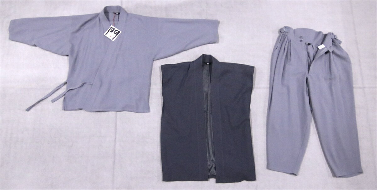 着物スーツ「門」(G-5)　 グレー地・一杢・Мサイズ