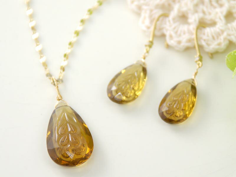 18金 K18 カービングブランデー クォーツ ピアス & チャーム セット