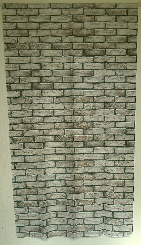 ホワイトレンガ柄のれん幅85　x丈150cm マルチタペストリー・間仕切り・BRICKWALLのれんM-5801-WH-furu