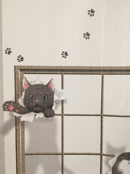 送料無料　のれん幅85×150cm丈 3Dアート「いたずらキャットcos10740＜暖簾 脱衣所 ...